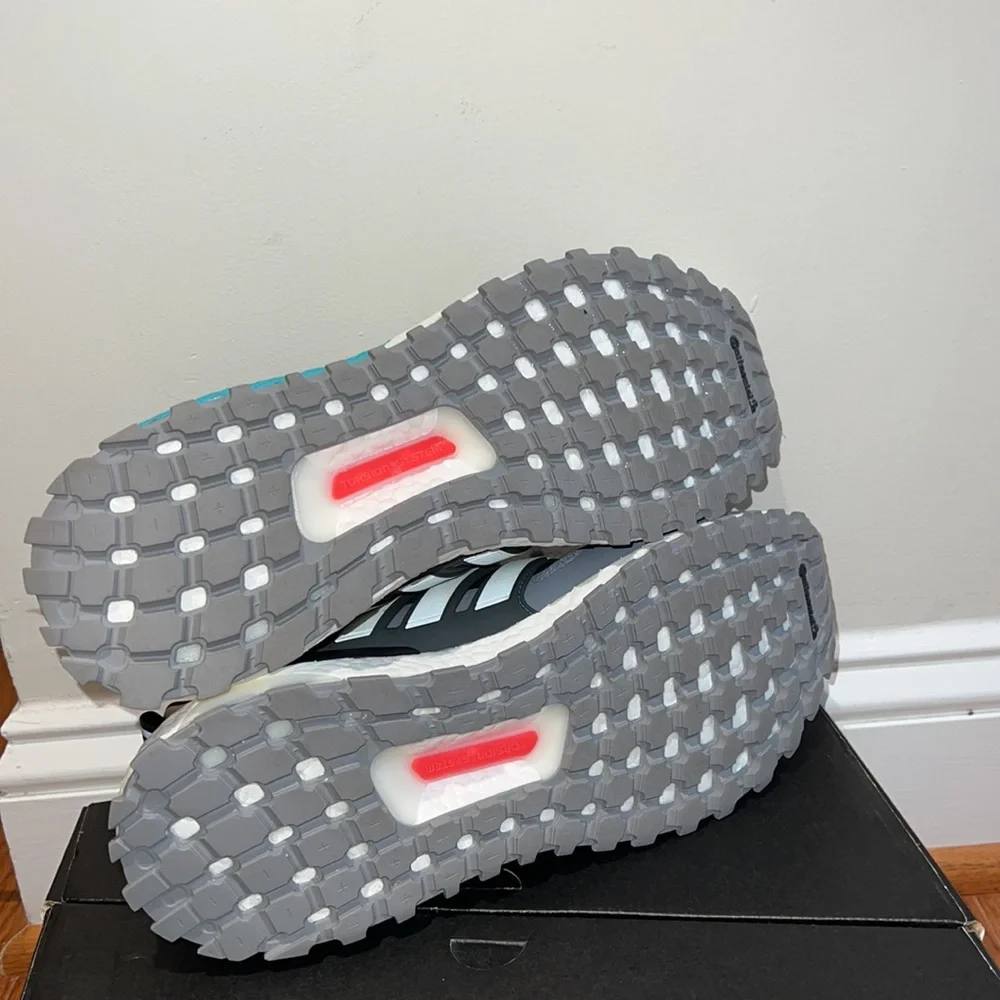 Adidas UltraBoost All Terrain - Picture 10 of 13